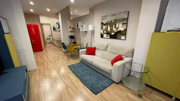 Magnífica planta baixa independent situada en la zona de Cerdanyola Sud.