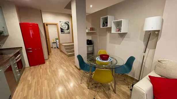 Magnífica planta baixa independent situada en la zona de Cerdanyola Sud.