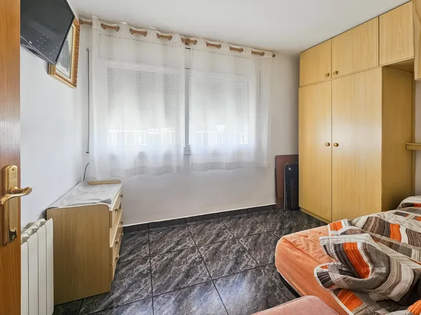 Piso de 4 habitaciones con piscina en Sant Andreu de Llavaneras