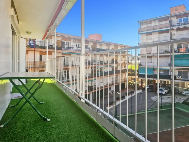 Piso de 4 habitaciones con piscina en Sant Andreu de Llavaneras