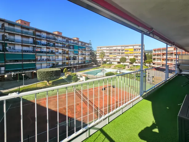 Piso de 4 habitaciones con piscina en Sant Andreu de Llavaneras