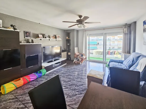 Piso de 4 habitaciones con piscina en Sant Andreu de Llavaneras