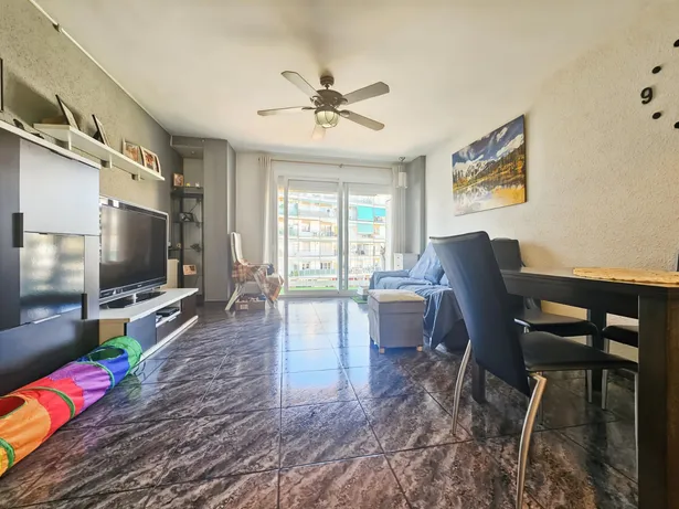 Piso de 4 habitaciones con piscina en Sant Andreu de Llavaneras