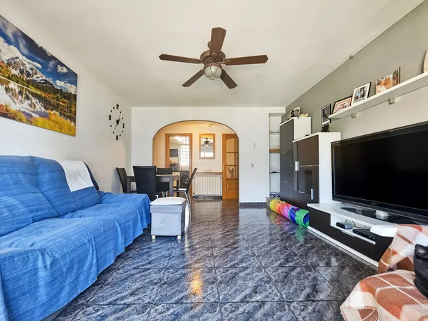 Piso de 4 habitaciones con piscina en Sant Andreu de Llavaneras