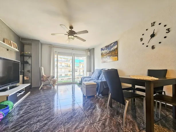 Piso de 4 habitaciones con piscina en Sant Andreu de Llavaneras