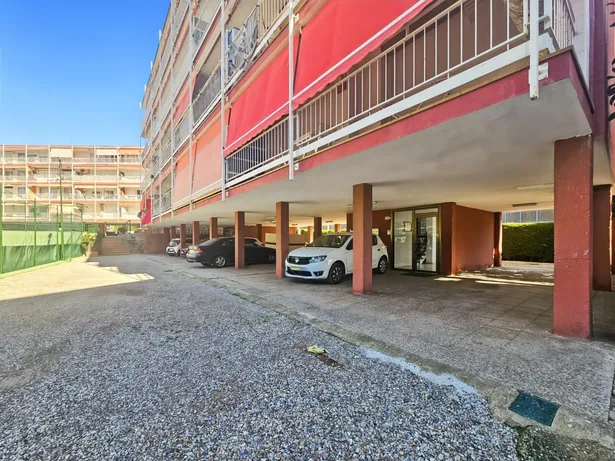 Piso de 4 habitaciones con piscina en Sant Andreu de Llavaneras