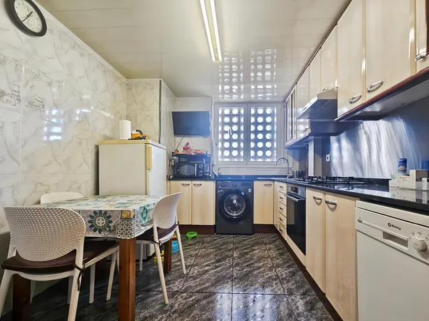 Piso de 4 habitaciones con piscina en Sant Andreu de Llavaneras