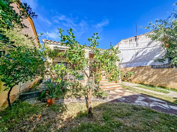 Chalet independiente en una sola planta en Premià de Mar