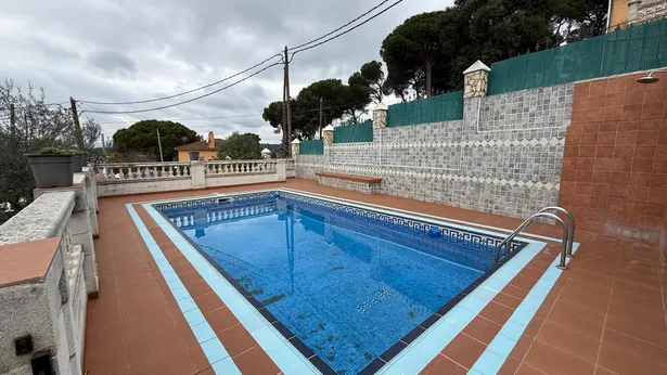 ¡Chalet con piscina en Mas Mora, Tordera!