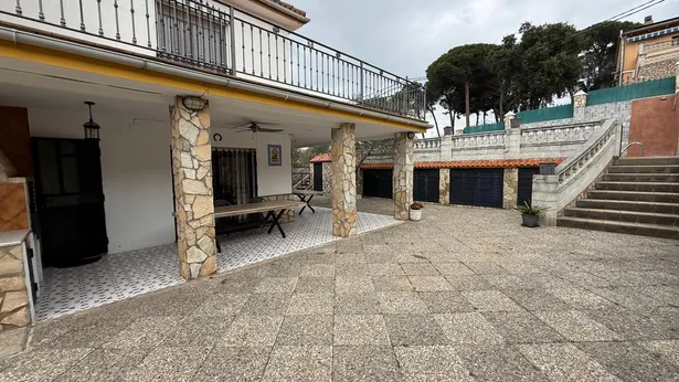 ¡Chalet con piscina en Mas Mora, Tordera!