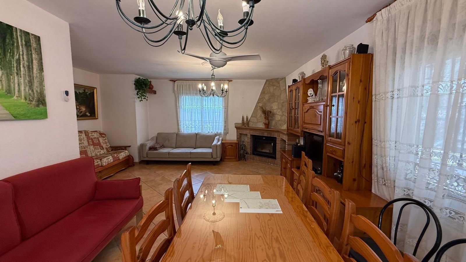 ¡Chalet con piscina en Mas Mora, Tordera!