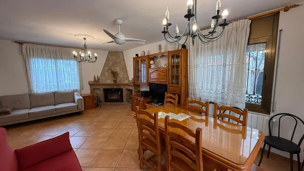 ¡Chalet con piscina en Mas Mora, Tordera!