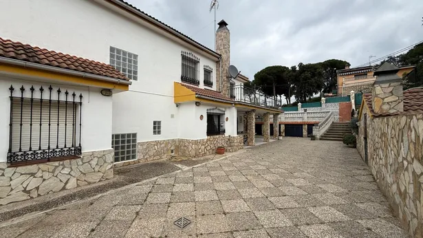 ¡Chalet con piscina en Mas Mora, Tordera!