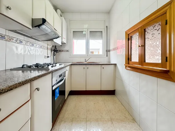 Casa 4 habitaciones con terraza y parquing en Arenys de Munt