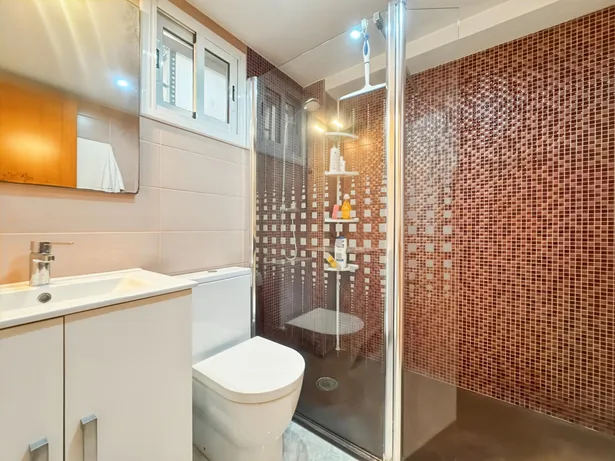 Casa 4 habitaciones con terraza y parquing en Arenys de Munt