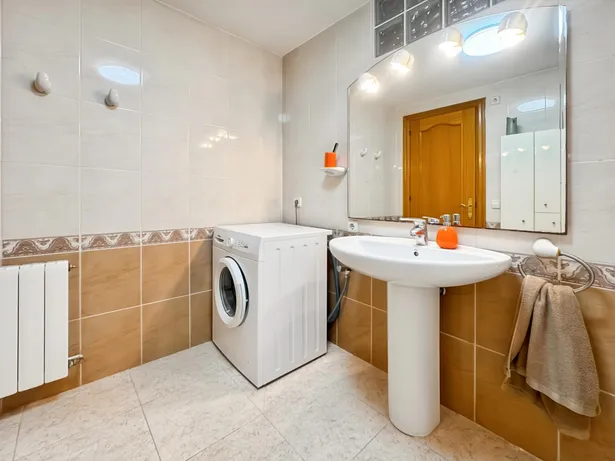 Casa 4 habitaciones con terraza y parquing en Arenys de Munt
