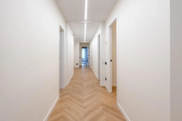Exclusiva vivienda reformada de 215 m² en la emblemática esquina Diagonal–Muntaner