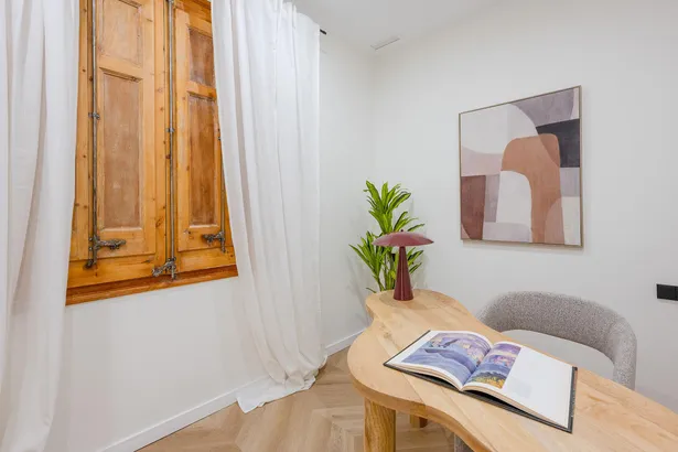 Exclusiva vivienda reformada de 215 m² en la emblemática esquina Diagonal–Muntaner