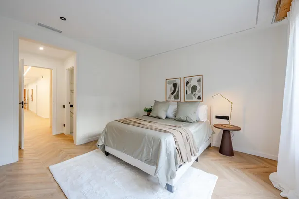 Exclusiva vivienda reformada de 215 m² en la emblemática esquina Diagonal–Muntaner