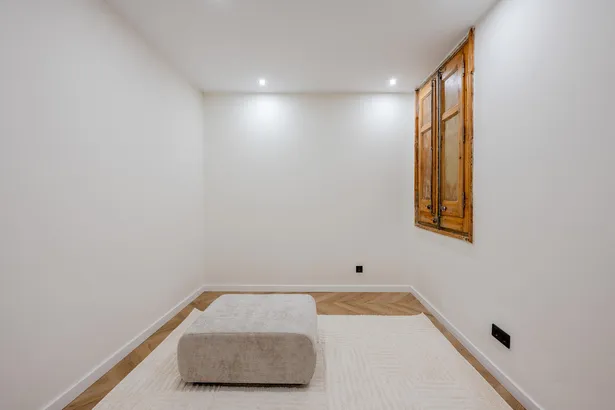 Exclusiva vivienda reformada de 215 m² en la emblemática esquina Diagonal–Muntaner