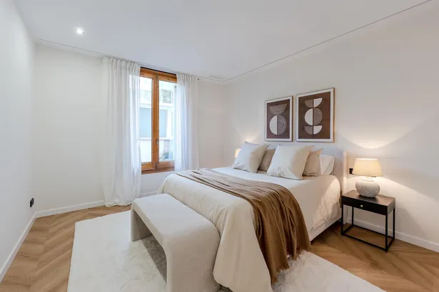 Exclusiva vivienda reformada de 215 m² en la emblemática esquina Diagonal–Muntaner