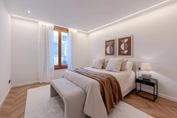 Exclusiva vivienda reformada de 215 m² en la emblemática esquina Diagonal–Muntaner