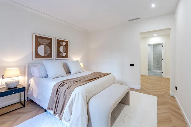 Exclusiva vivienda reformada de 215 m² en la emblemática esquina Diagonal–Muntaner