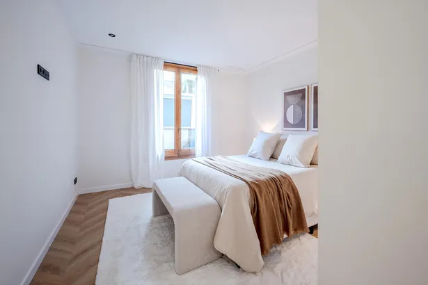 Exclusiva vivienda reformada de 215 m² en la emblemática esquina Diagonal–Muntaner