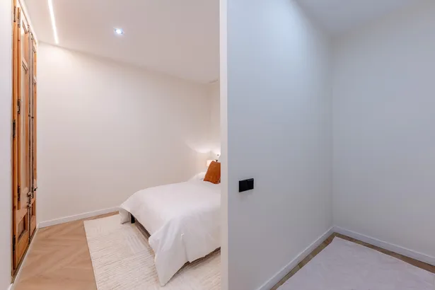 Exclusiva vivienda reformada de 215 m² en la emblemática esquina Diagonal–Muntaner