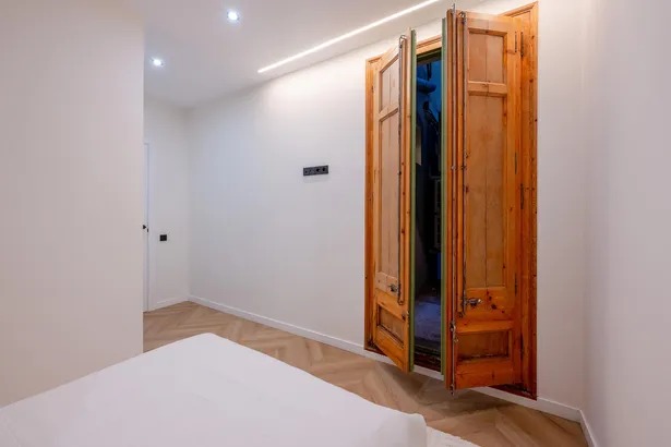 Exclusiva vivienda reformada de 215 m² en la emblemática esquina Diagonal–Muntaner