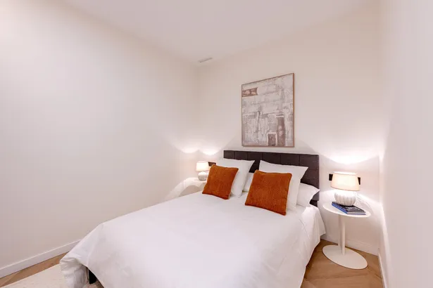Exclusiva vivienda reformada de 215 m² en la emblemática esquina Diagonal–Muntaner