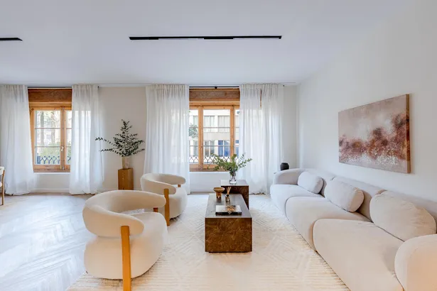 Exclusiva vivienda reformada de 215 m² en la emblemática esquina Diagonal–Muntaner