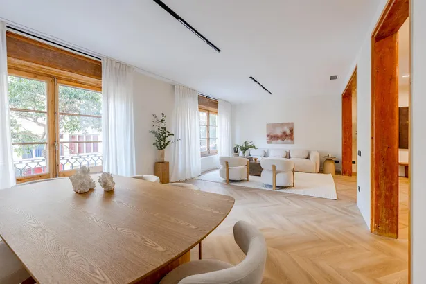 Exclusiva vivienda reformada de 215 m² en la emblemática esquina Diagonal–Muntaner