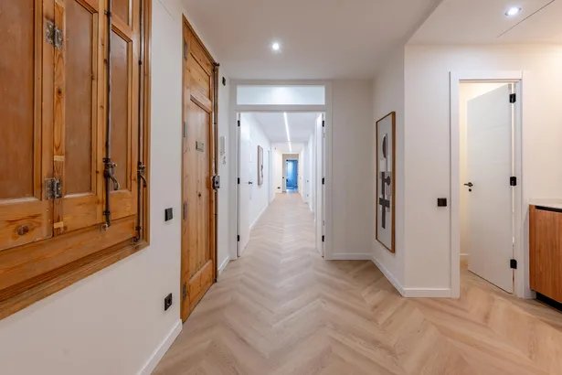Exclusiva vivienda reformada de 215 m² en la emblemática esquina Diagonal–Muntaner