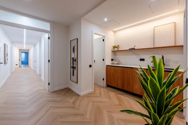 Exclusiva vivienda reformada de 215 m² en la emblemática esquina Diagonal–Muntaner
