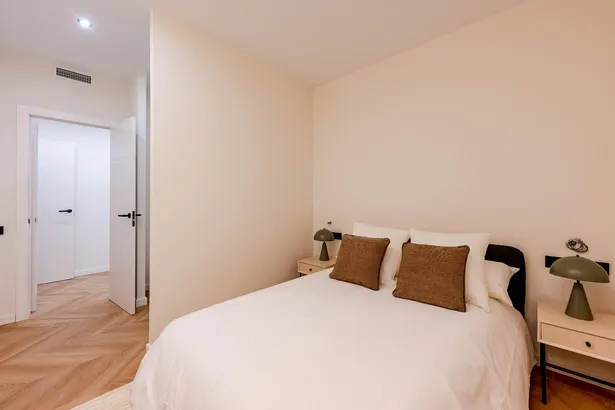 Exclusiva vivienda reformada de 215 m² en la emblemática esquina Diagonal–Muntaner
