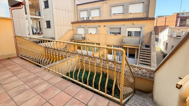 Casa aparellada al centre de Tordera