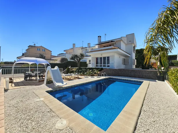 Casa cantonera a Urb. Farell, Sant Pol