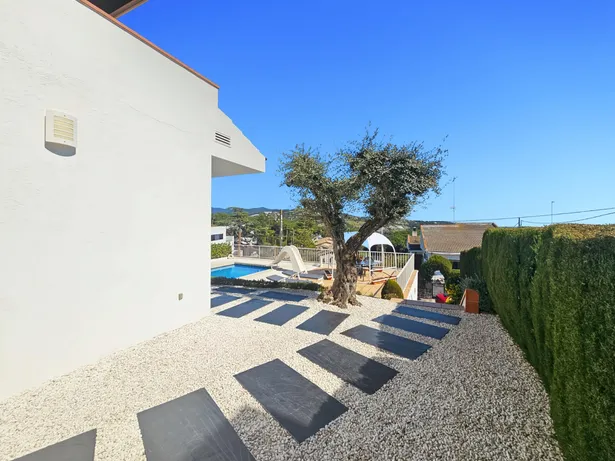Casa cantonera a Urb. Farell, Sant Pol