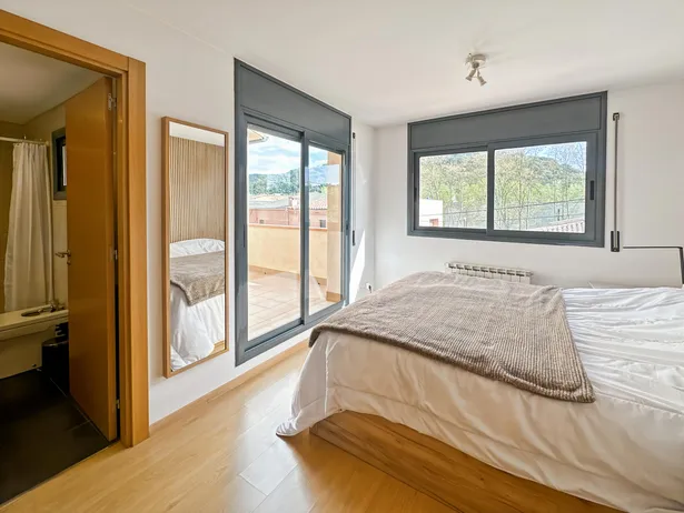 Casa familiar en Gualba de Baix con vistas al Montseny
