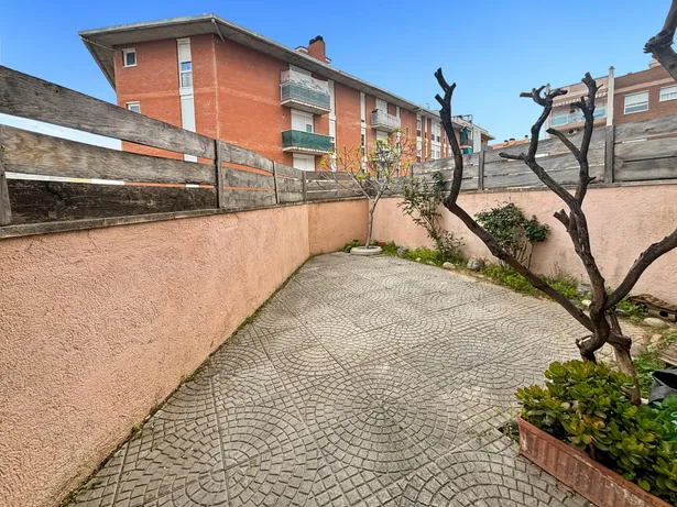 Planta baixa amb gran terrassa a Sant Pere (Tordera)