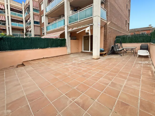 Planta baixa amb gran terrassa a Sant Pere (Tordera)