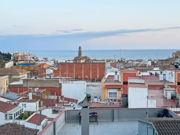 Luminositat i Vistes a Canet de Mar!