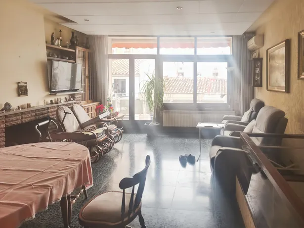 Gran casa con ascensor en el centro de Mataró: espacio, ubicación y gran potencial