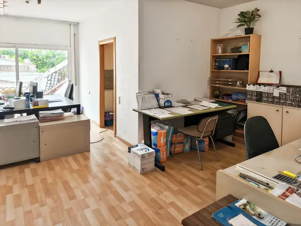 Gran casa con ascensor en el centro de Mataró: espacio, ubicación y gran potencial