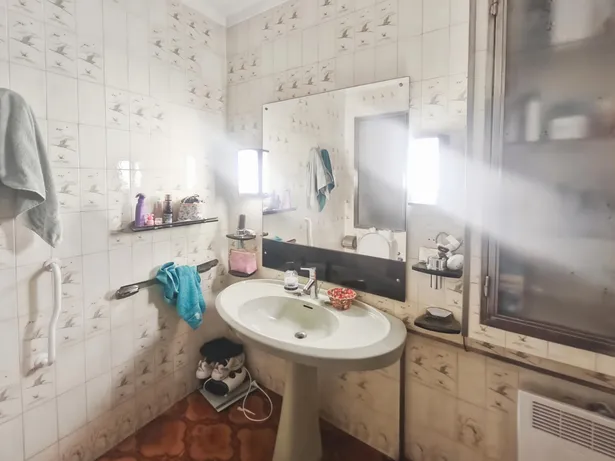 Gran casa con ascensor en el centro de Mataró: espacio, ubicación y gran potencial