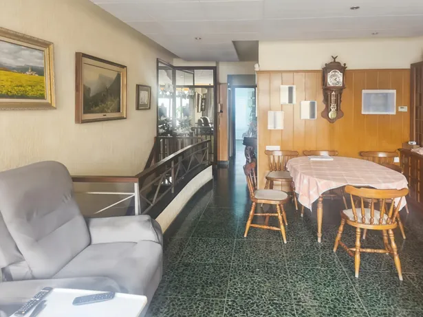 Gran casa con ascensor en el centro de Mataró: espacio, ubicación y gran potencial