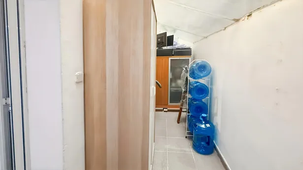 Habitatge en Rocafonda junt Ctra de Mata en un edifici molt característic.
