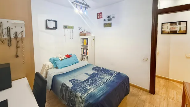 Habitatge en Rocafonda junt Ctra de Mata en un edifici molt característic.