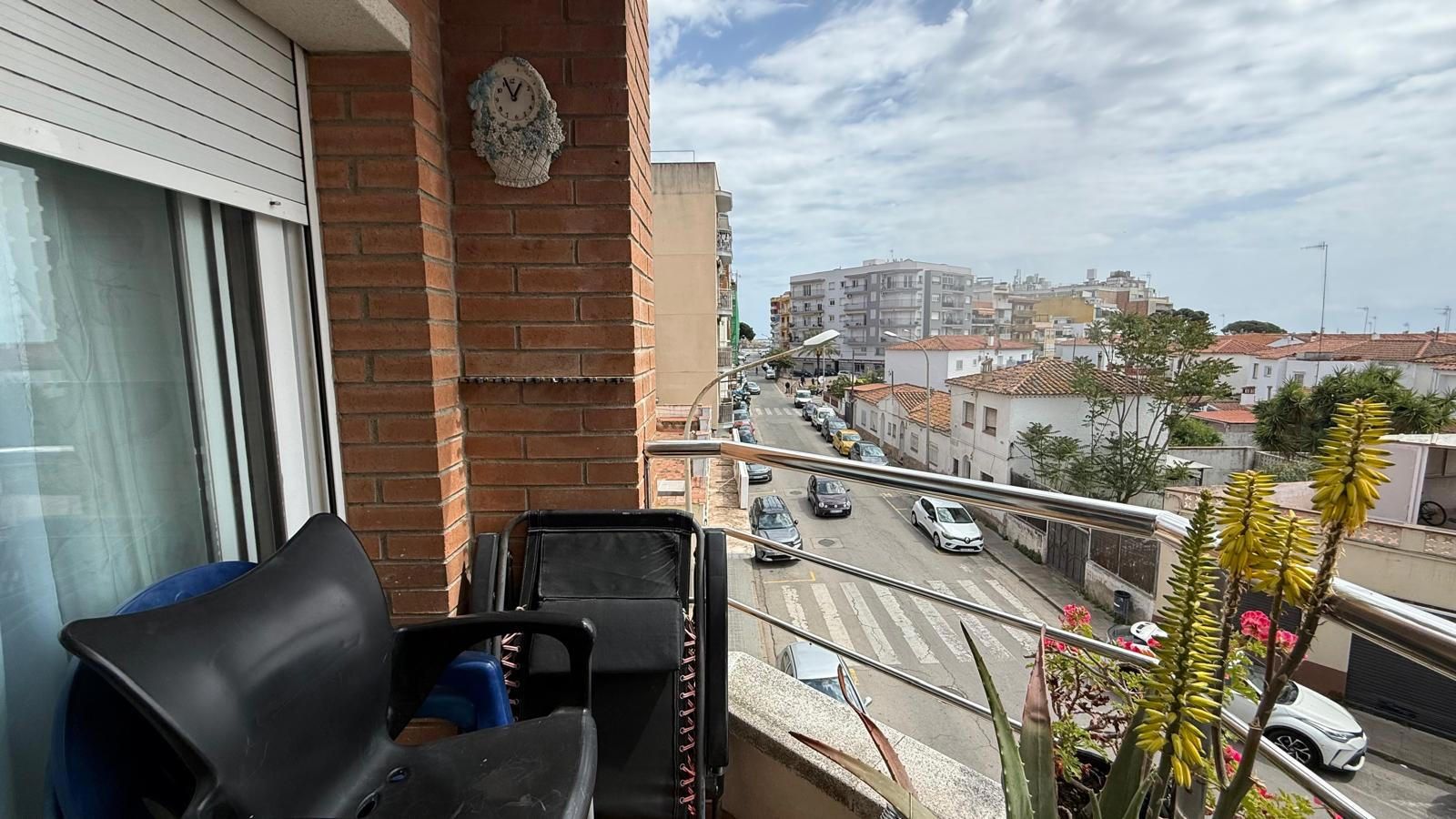 Descubre esta magnífica vivienda situada en segunda línea de mar en Blanes.
